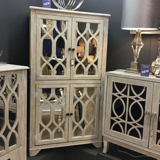 4 Door Washed Ash Mirrored Cupboard With A Helix Pattern