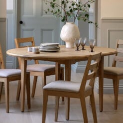 Rustic Country Farmhouse Light Oak Wood Round 6 Seater Extending Dining Table 110cm - 155cm Rustic Country Farmhouse Light Oak Wood Round 6 Seater Extending Dining Table 110cm - 155cm