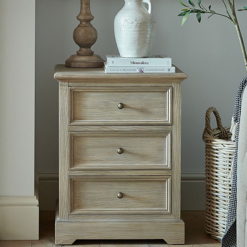 Hamptons Rustic Country Farmhouse 3 Drawer Solid Light Wood Bedside Cabinet Side Table Hamptons Rustic Country Farmhouse 3 Drawer Solid Light Wood Bedside Cabinet Side Table